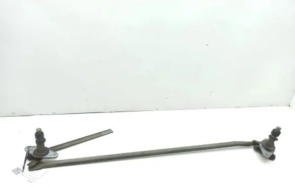 Mercedes-Benz COMPAKT W115 Front wiper linkage 
