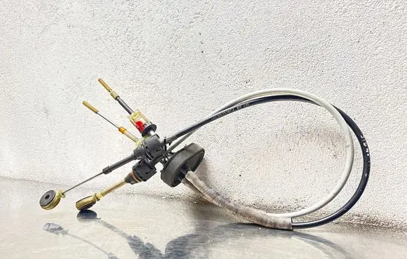 Opel Vectra C Gear shift cable linkage 55351872