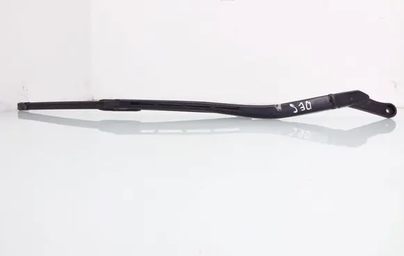 Front wiper blade arm