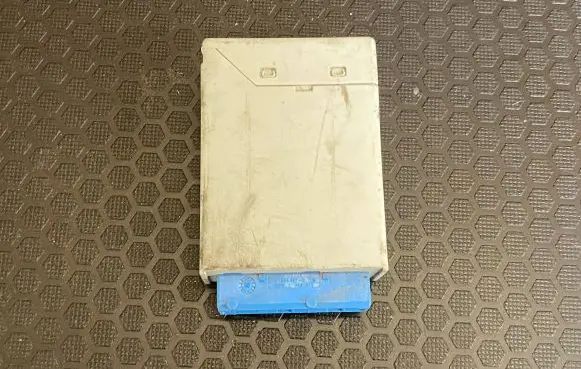 BMW 3 E46 Window wiper relay 61358366381 8366381