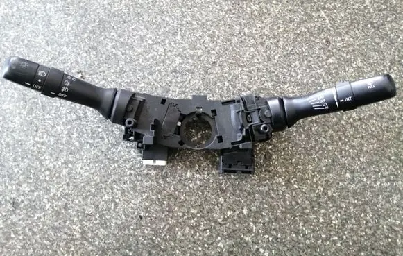 Toyota Corolla E140 E150 Wiper turn signal indicator stalk/switch