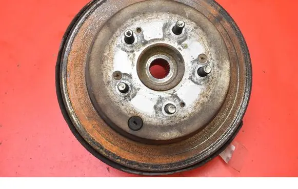 Honda CR-V Front wheel hub spindle knuckle 