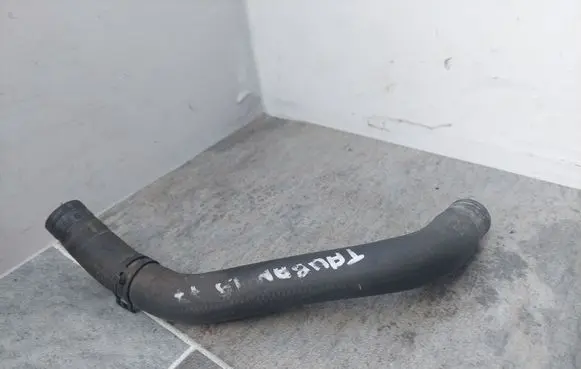 Volkswagen Touran I Engine coolant pipe/hose 1K0121157AG