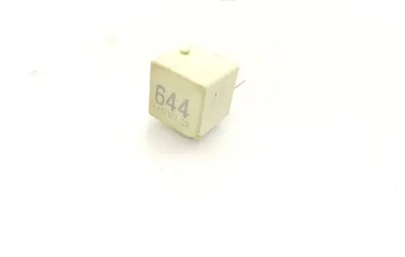 Volkswagen Golf Plus Other relay 4H0951253