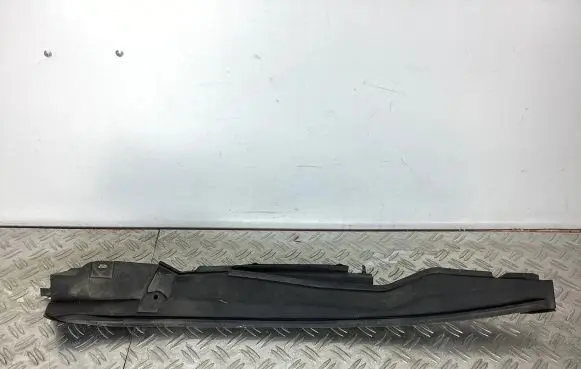 Fender end trim