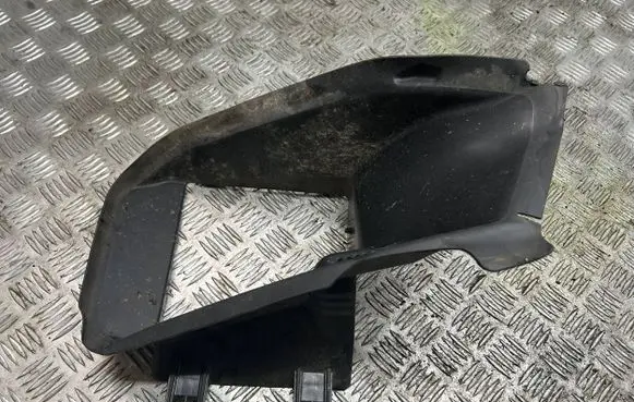 Audi TT TTS RS Mk3 8S Intercooler air channel guide 8S0121673G