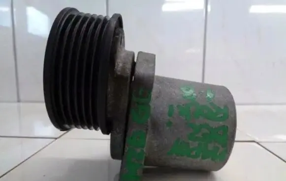 Mazda 6 Alternator belt tensioner 