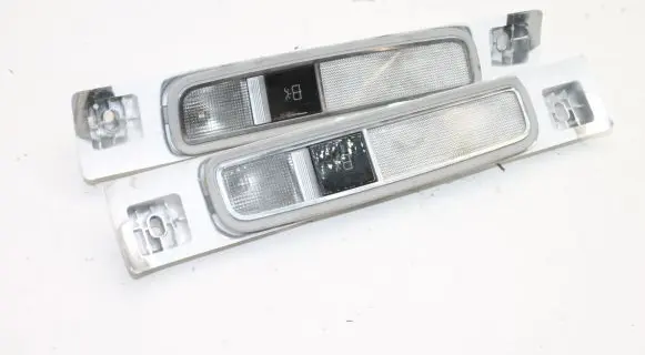 Mercedes-Benz S W221 Front seat light A2218202301 A2218202401