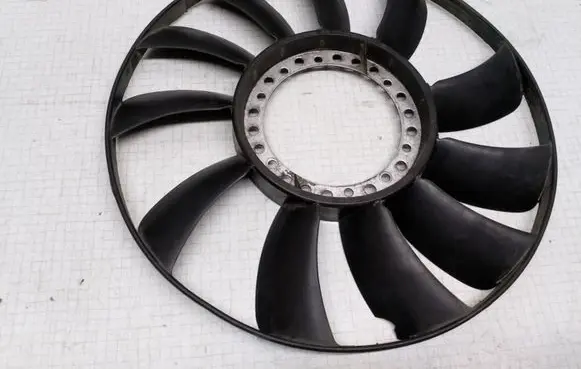 Volkswagen PASSAT B5.5 Fan impeller 058121301B