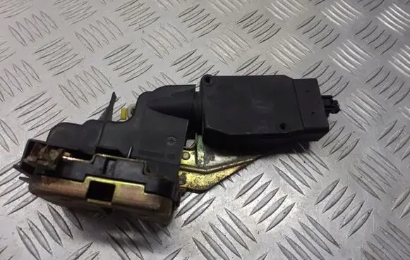 Volvo S40, V40 Front door lock