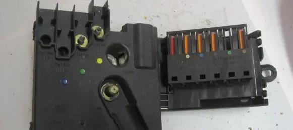 Mercedes-Benz E W211 Fuse module A2115461241