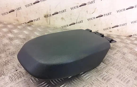 Ford Kuga I Armrest 