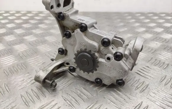 Peugeot 2008 II Oil pump 9801943580