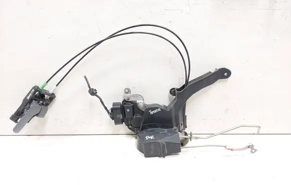 Toyota RAV 4 (XA20) Front door lock 6920630150