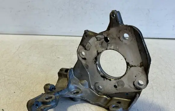 Opel Vivaro Fuel pump bracket 9817304180