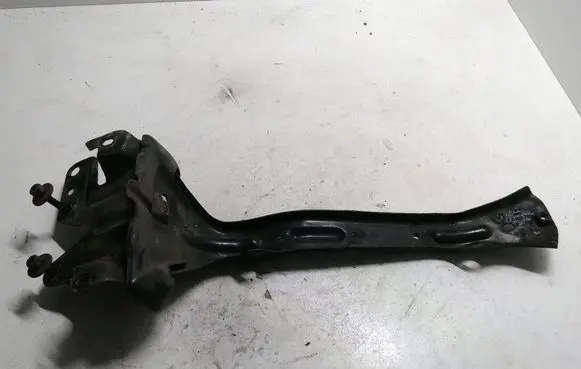 Volkswagen Touareg I Radiator support slam panel bracket 7L0805799
