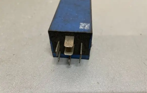 BMW 5 E39 Other relay 1383417