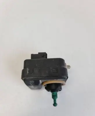 Volvo V70 Headlight level adjustment motor 21h11