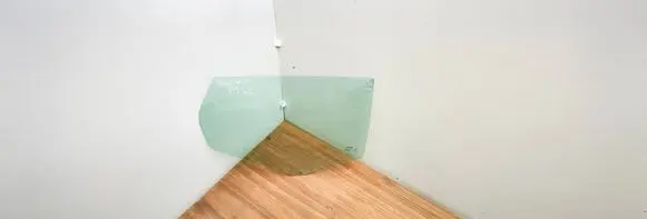 Rear door window glass