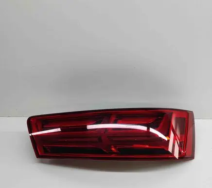 Audi Q7 4M Rear/tail lights 4M0945094E