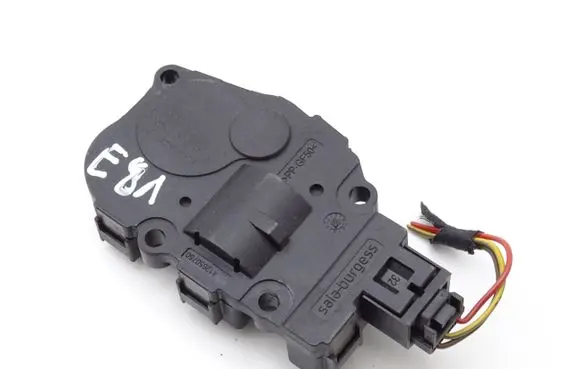 BMW 1 E81 E87 Air flap motor/actuator CZ1139300711 EFB332