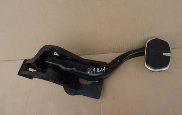 BMW X1 U11 Brake pedal 6891125 14145710 1141023