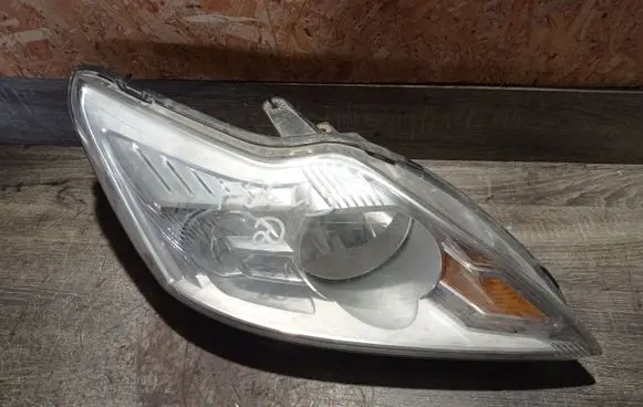 Ford Focus Headlight/headlamp