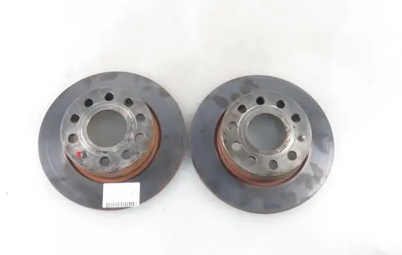 Volkswagen Golf V Rear brake disc 
