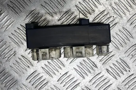 Coolant fan relay