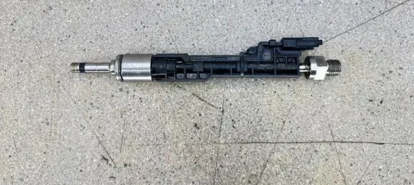 BMW 3 E90 E91 Fuel injector 7597870 13647597870