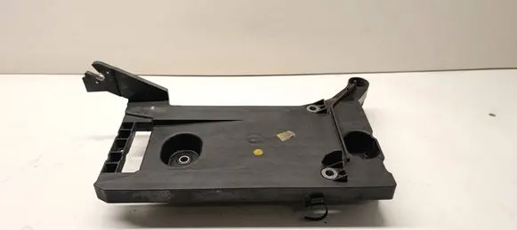 Volkswagen PASSAT B8 Battery tray 3G0907509A