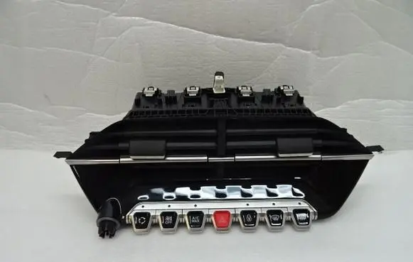 Peugeot 208 II Climate control unit 9823457080