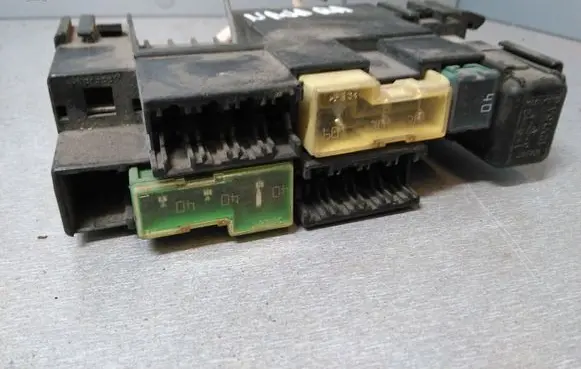 Nissan Navara D40 Fuse module 72545226 71545226