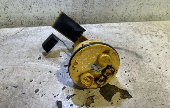 Toyota Corolla Verso AR10 Fuel level sensor 770100F010