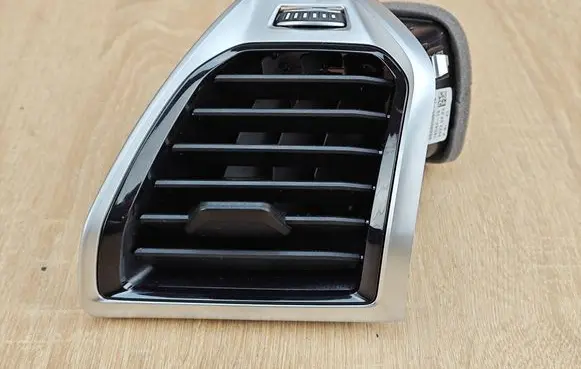 BMW 8 G16 Dashboard side air vent grill/cover trim 6805805