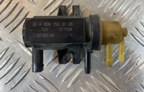 Mercedes-Benz SLK R172 Turbo solenoid valve A0091533128 13T108 70078208