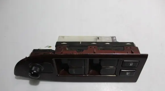 Suzuki Grand Vitara II Electric window control switch