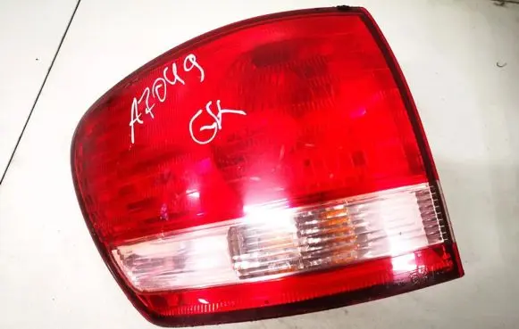 Toyota Avensis Verso Rear/tail lights