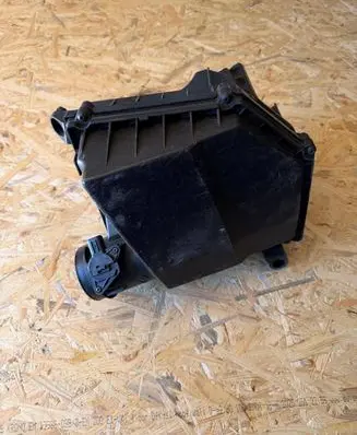 Volvo XC90 Air filter box 31439666