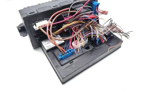 Mercedes-Benz E W211 Fuse module 2115456101