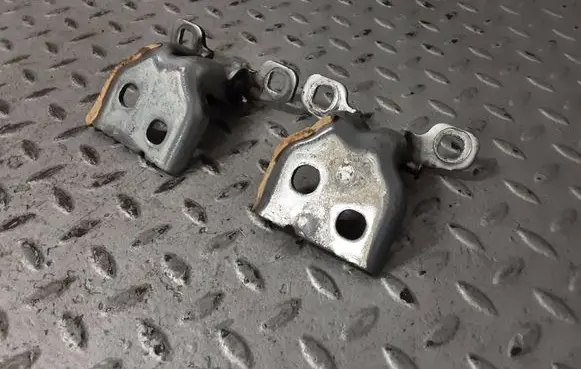 Dacia Sandero III Front door hinge set 804207876R 804209726R