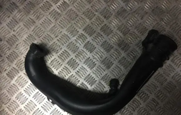 Renault Megane III Air intake hose/pipe 8200645723