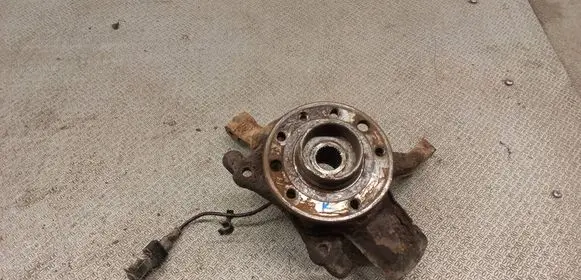 Opel Zafira B Front wheel hub spindle knuckle 