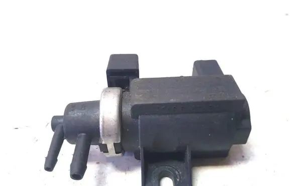 Audi A4 S4 B7 8E 8H Turbo solenoid valve 8E0906628