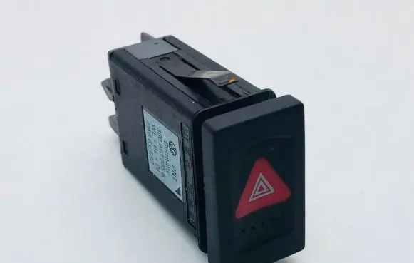 Volkswagen PASSAT B5 Hazard light switch 3B0953235B