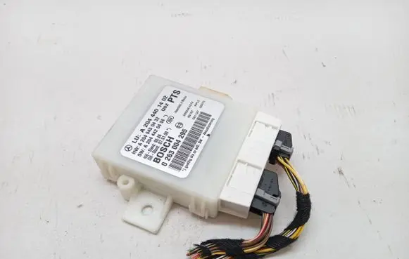 Mercedes-Benz C W204 Parking PDC control unit/module A2044401402