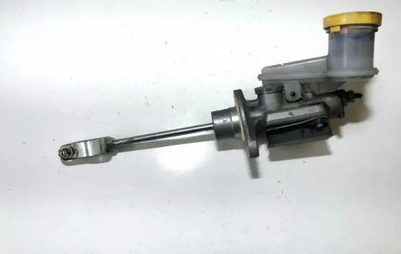 Subaru Legacy Clutch master cylinder p312 209090300a