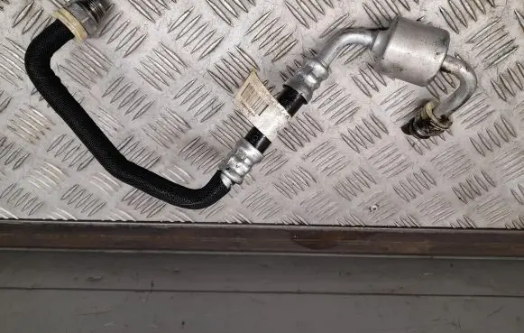 Dodge Durango III Gearbox oil cooler pipe/hose 68291069AB