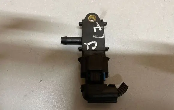 Opel Astra J Camshaft position sensor 55566186