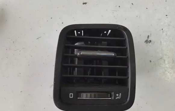 Skoda Yeti (5L) Dashboard side air vent grill/cover trim 5L0819701